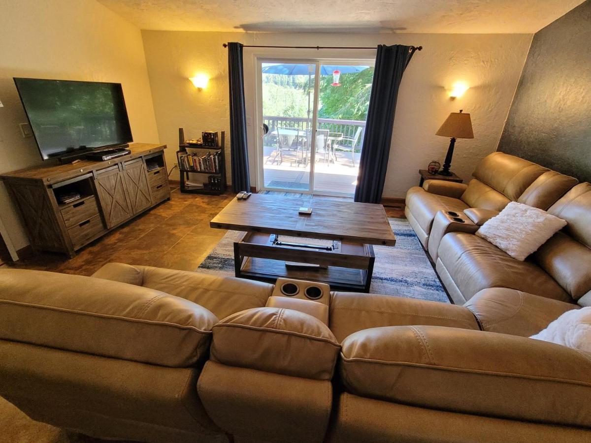 פורקס Misty Valley Inn מראה חיצוני תמונה